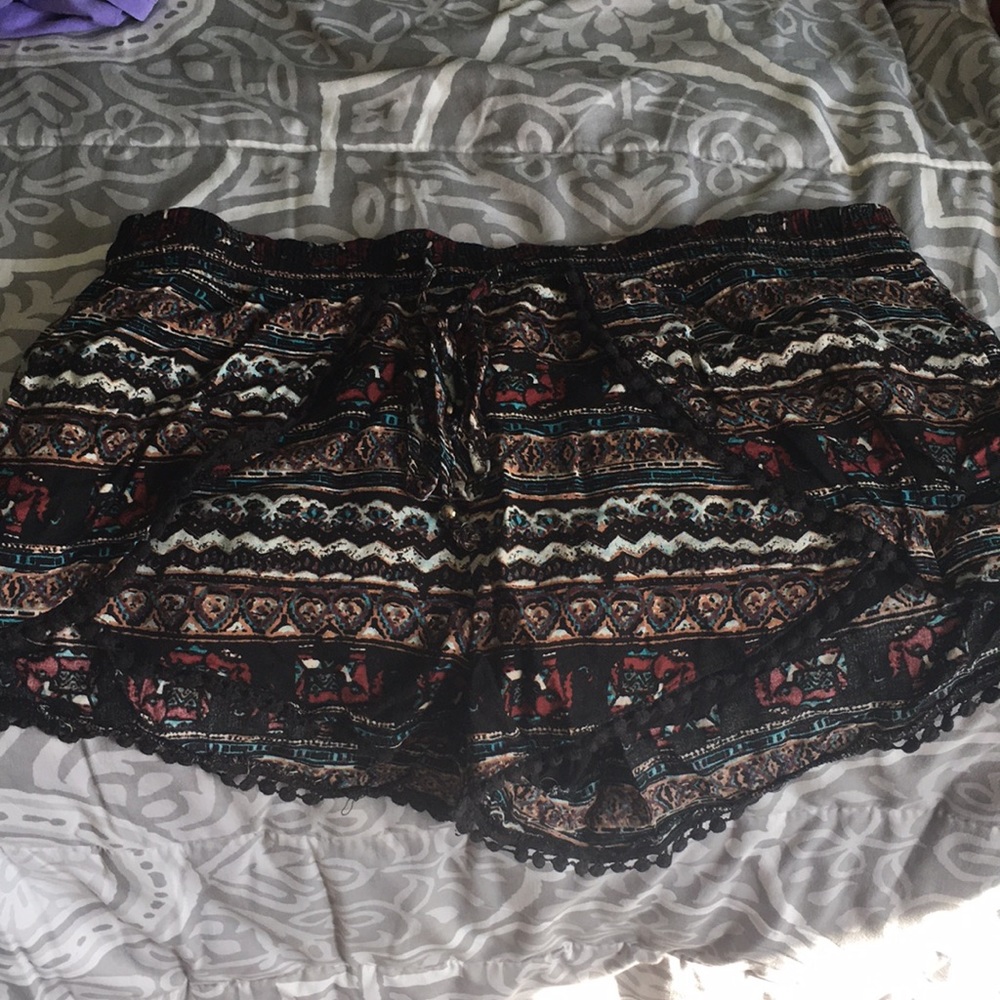 Designed cotton shorts